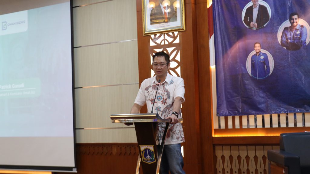 CEO Danamart Patrick Gunadi dalam sambutannya di acara pelatihan gratis untuk mendukung kemajuan UMKM. Acara ini digelar oleh Omah Biznis dan Gekrafs dengan dukungan sejumlah pihak, salah satunya Danamart sebagai penyelenggara layanan investasi securities crowdfunding